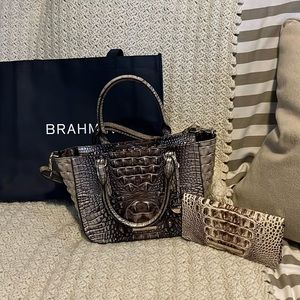 NWOT Small Ashlee Espresso Ombré Melbourne